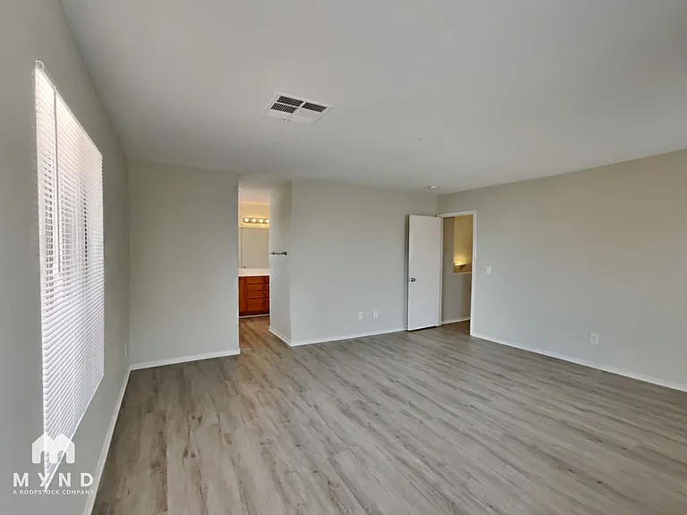 6271 Stone Hollow Ave — Photo 21