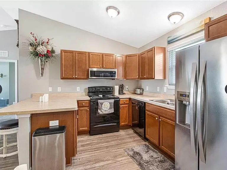 433 Spring Ln — Photo 10
