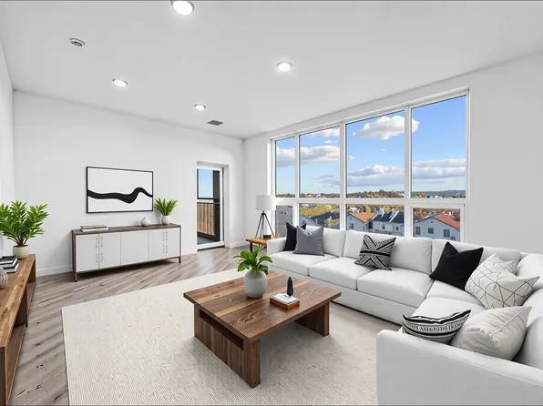 17 Avenue East image 28 of 57