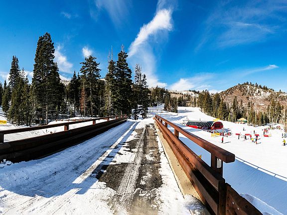 4th image of 6 White Pine Canyon Rd #6C