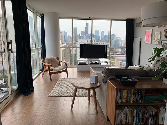 4th image of 1212 Lasalle St #2101