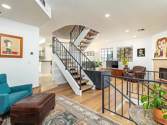 2nd image of 2249 Montrose Ave APT 1