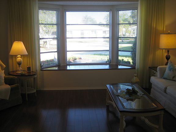 Living Room Bay Window Seat