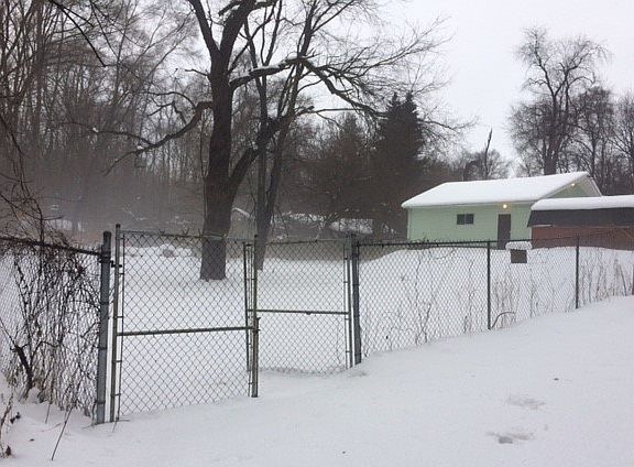 4th image of 26240 Kenmore Dr
