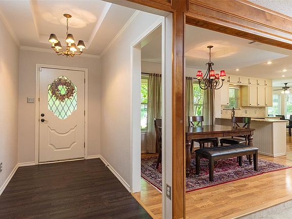 3rd image of 1811 Southpark Cir