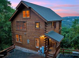 2934 Legacy Vista Dr, Sevierville, TN 37876