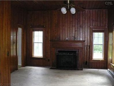 2nd image of 400 Hudson St