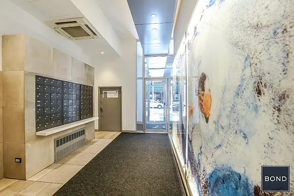 Rented by Bond New York | media 13