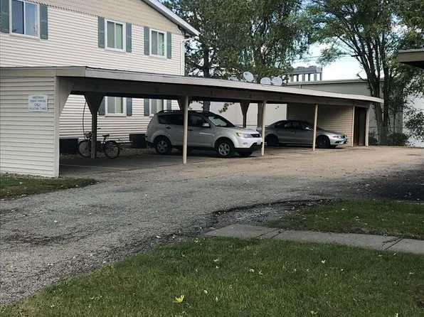 504 S Sweetbriar Dr #9, Chillicothe, IL 61523
