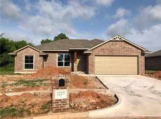 1217 Laurel Creek Dr, Yukon, OK 73099