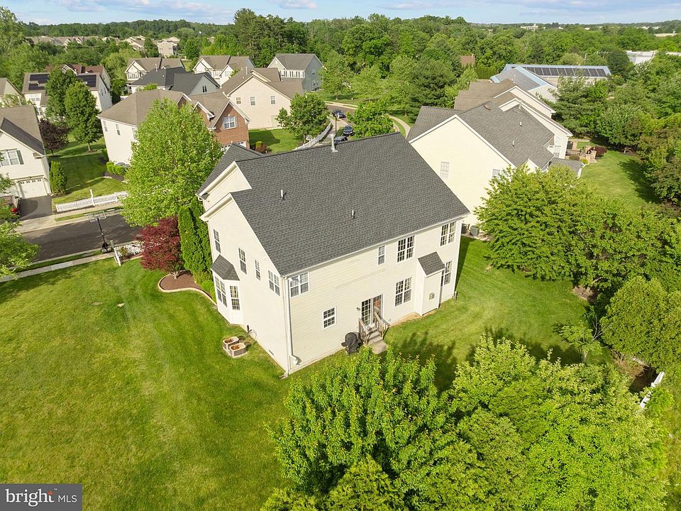 1st image of 4 Hartfeld Rd
