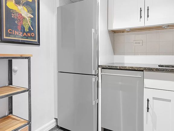 5th image of 330 E 49th St APT 11F