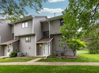 14 Elton Ridge Ct NW, Rochester, MN 55901