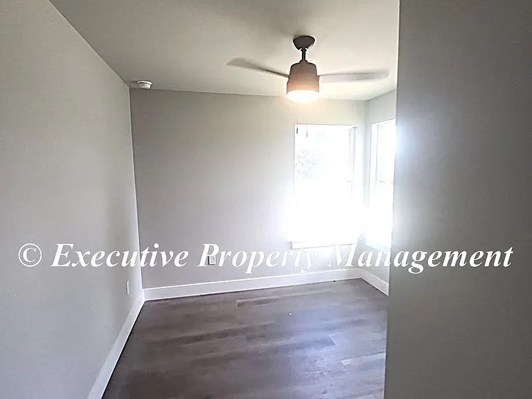 504 W Avenue A — Photo 9