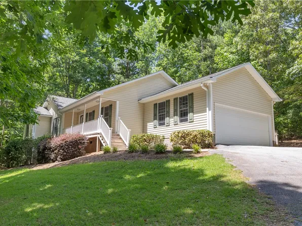 211 Woodland Way Rd, Walhalla, SC 29691