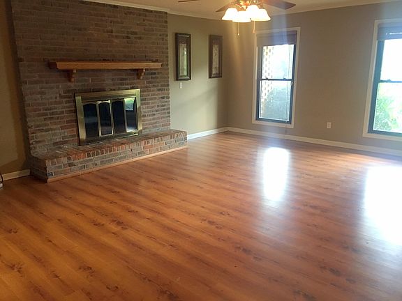 2nd image of 203 Great Plains Dr