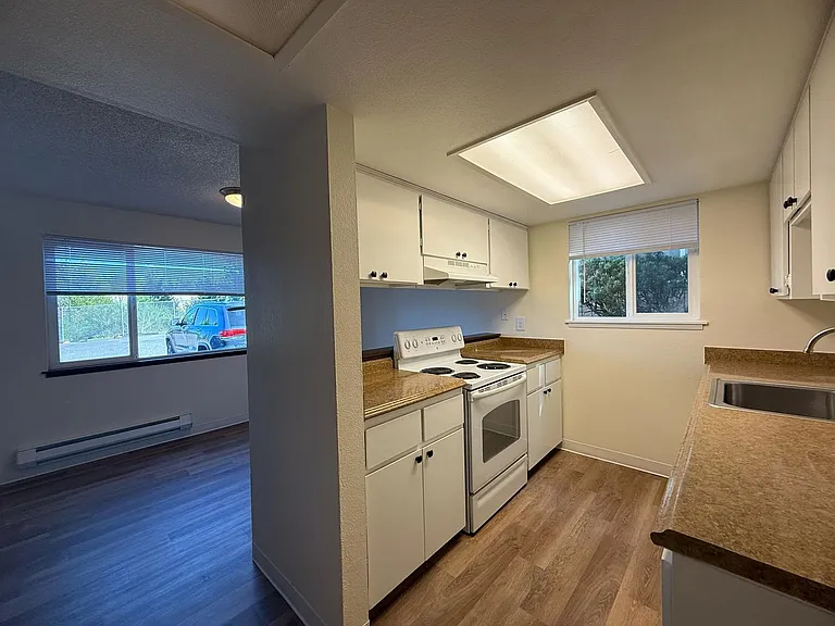 3021 S Orchard St W — Photo 7
