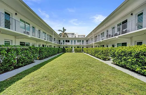 9200 E Bay Harbor Dr Photo 1