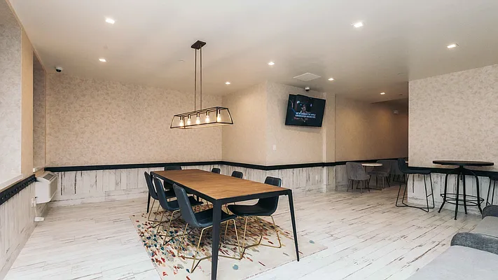 Rented by Nooklyn NYC LLC | media 21