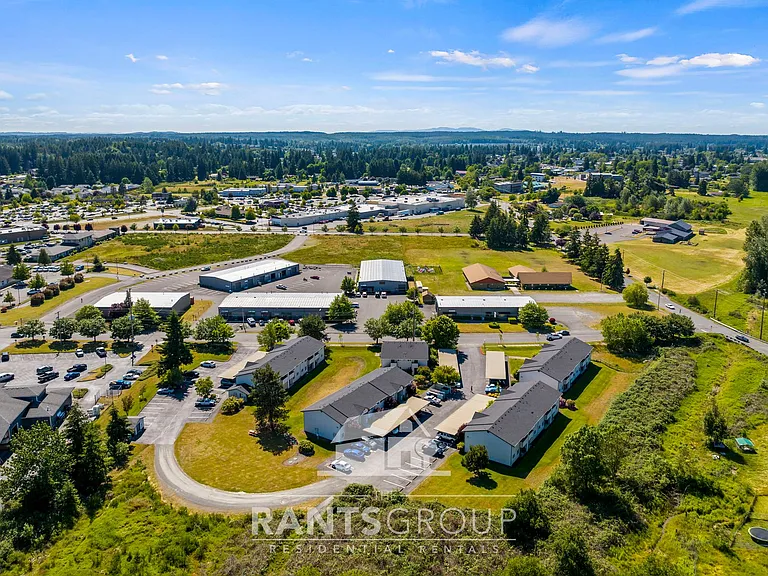 Yelm Creek Apartments — Photo 25