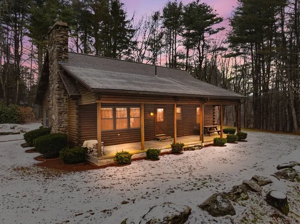 204 Howe St, East Brookfield, MA 01515