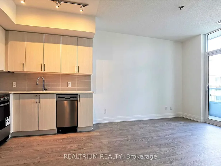 591 Sheppard Ave E #703 — Photo 4