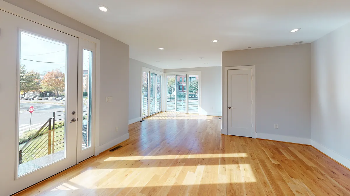 Building Photo - 3801 New Hampshire Ave NW #B