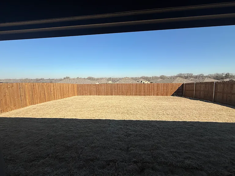 1353 Dillard Creek Dr — Photo 5