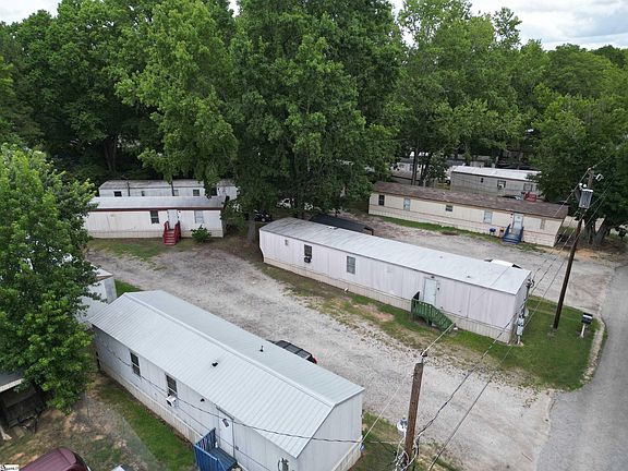 3rd image of 5 Cedar Ave