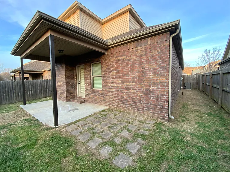 2639 N Arroyo Ave — Photo 6