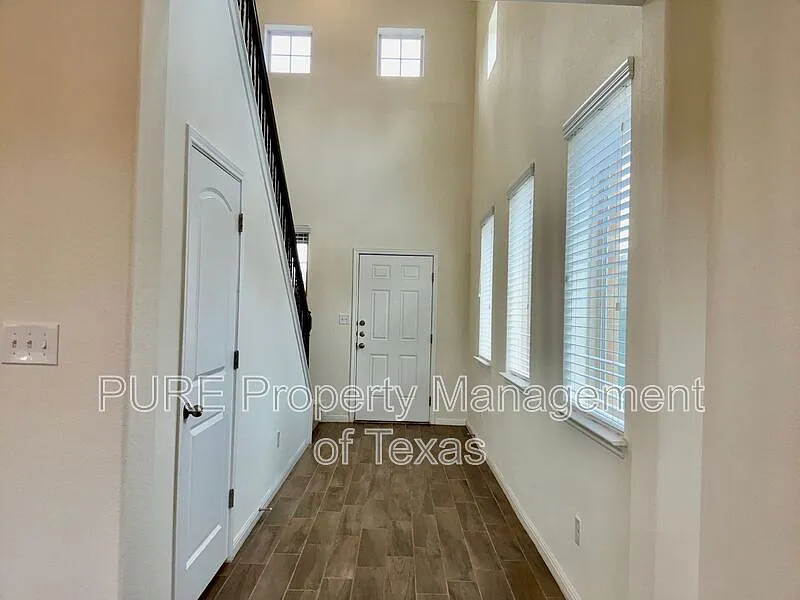 3 bed, 2.5 bath, 1785 sqft, $1,975 — Photo 4