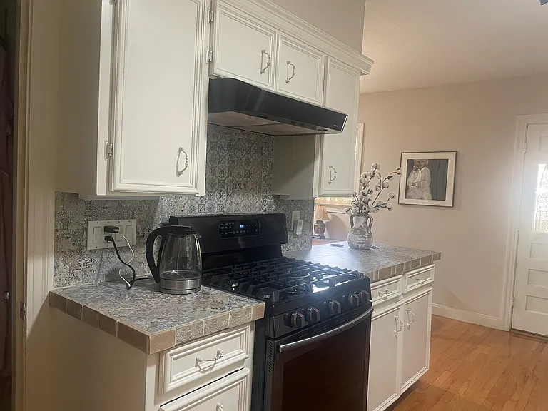 2202 Lindell Ave #2 — Photo 8