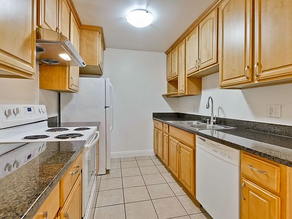 4th image of 528 N Fair Oaks Ave