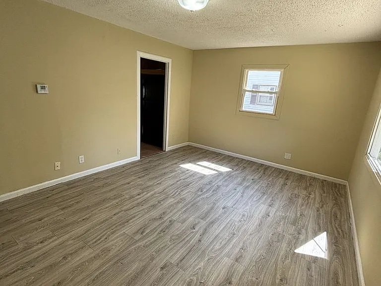 228 Arcadia Dr — Photo 4