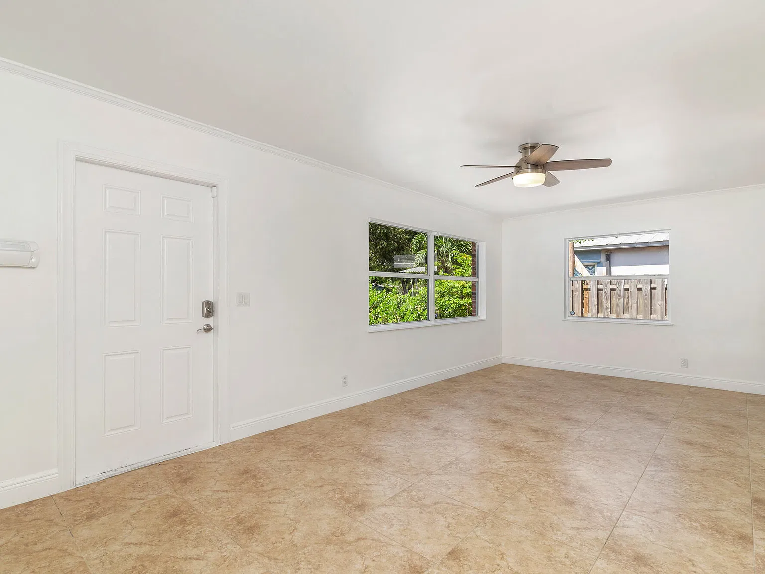 3 bed, 2.0 bath, 1418 sqft, $2,995 — Photo 4