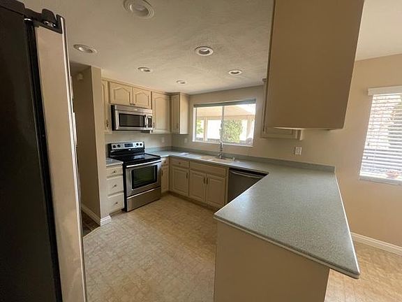 5th image of 28094 Dobbel Ave