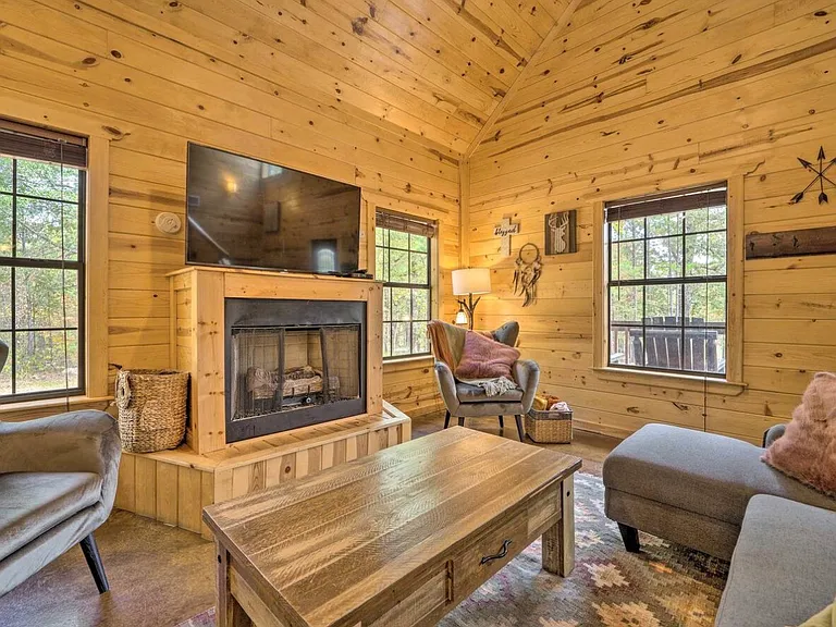 31 Neeson Wood Cir — Photo 2