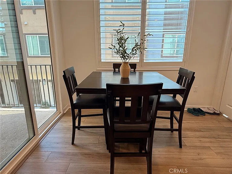 6123 Valentina Way — Photo 10