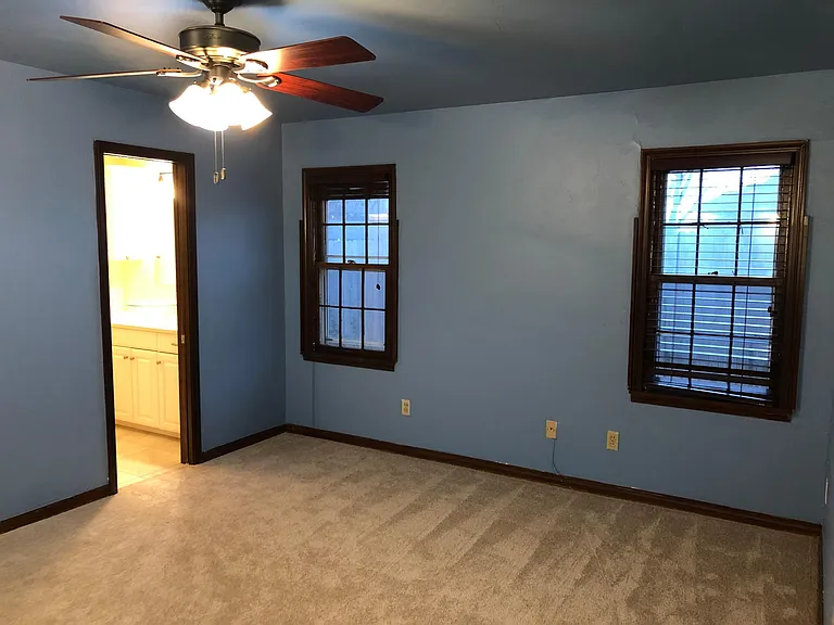 6444 N Harvard Ave — Photo 3