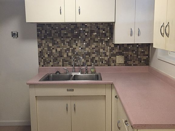 2nd image of 1825 Hassett Ave