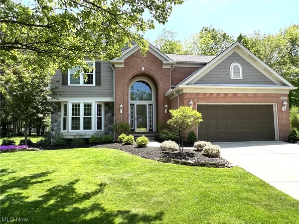 18667 Northrup Ln, Strongsville, OH 44149
