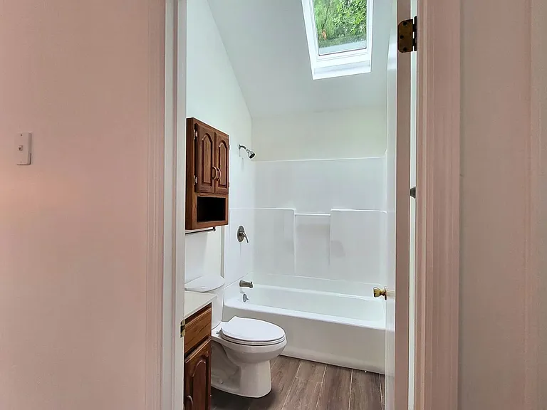 19 Friendship Ln — Photo 12