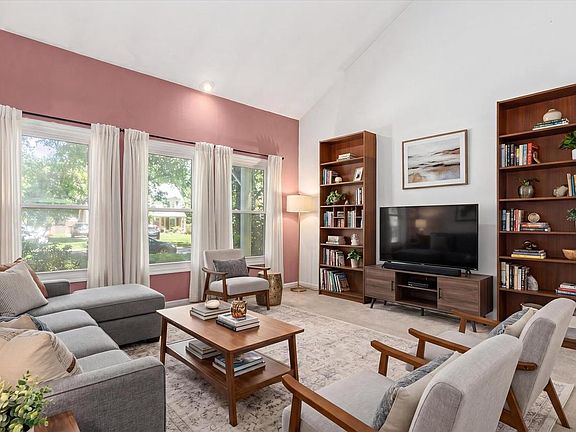 3rd image of 446 Fairford Ct