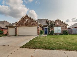 10808 NW 38th Ter, Yukon, OK 73099