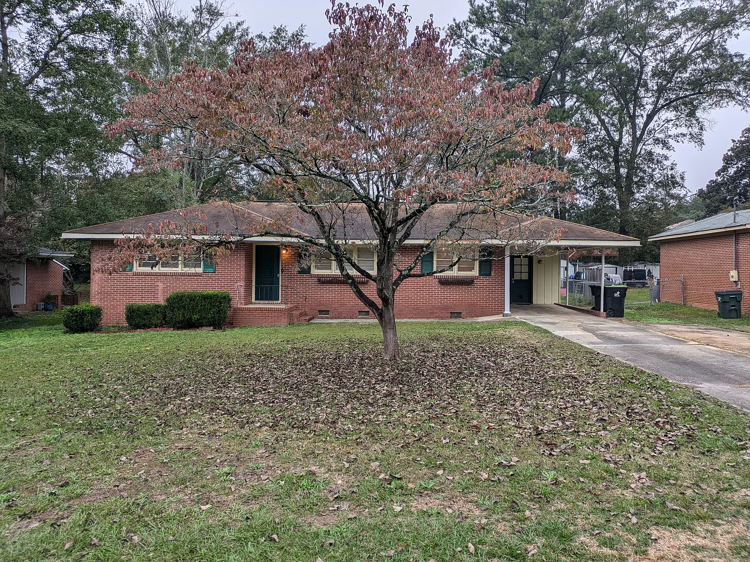 3 bed, 1300 sqft, $1,299 — Photo 1
