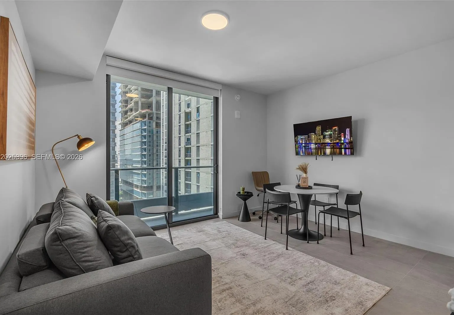 Studio, 1.0 bath, 401 sqft, $3,000 — Photo 2