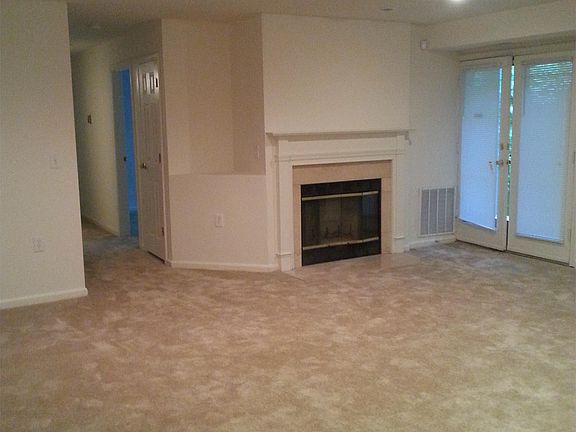 4th image of 9800 Lake Pointe Ct APT 103