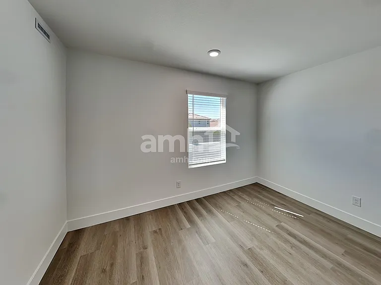 8135 Braavos Peninsula Ave — Photo 13