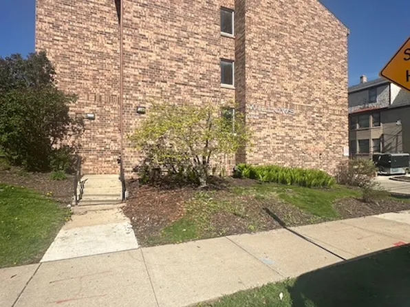 The Willows, 2201 N Cambridge Ave #1442d194a, Milwaukee, WI 53202