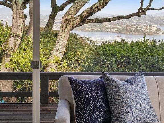 3rd image of 31 Toyon Lane